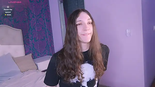 Snapshot of SilverMuse chatting on 02-25-26, 09:25 SilverMuse online show from 02-25-26, 09:25