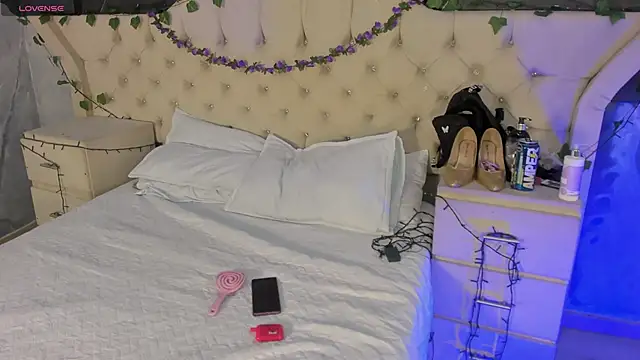 AmbarFoxx  online show from 11-13-25, 06:39