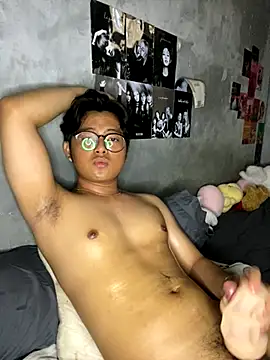 Freshzchouxx online show from 10-29-25, 04:55