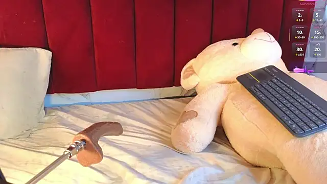 PrincePoppy online show from 10-05-25, 08:43