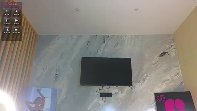 miss bubbles  online show from 10-09-25, 12:44