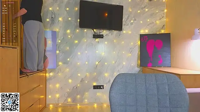 miss bubbles  online show from 12-18-25, 11:19