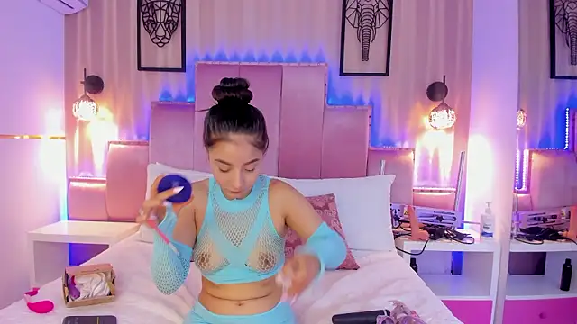 Snapshot of AlliceWinter chatting on 02-06-26, 01:29 AlliceWinter online show from 02-06-26, 01:29