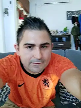 Bradd 32 online show from 02-16-26, 05:44