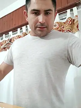 Bradd 32 online show from 04-15-26, 11:59