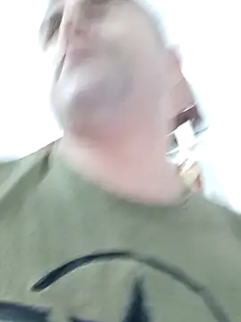 Bradd 32 online show from 04-21-26, 12:23