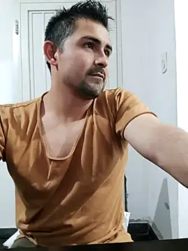 Bradd 32 online show from 10-05-25, 03:52