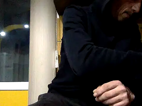 adiluci1 online show from 12-21-25, 03:19