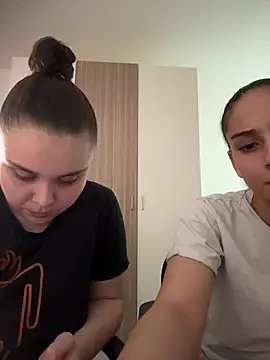 Snapshot of FemmeAffair chatting on 02-07-26, 11:02 FemmeAffair online show from 02-07-26, 11:02