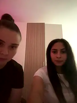 Snapshot of FemmeAffair chatting on 10-19-25, 07:16 FemmeAffair online show from 10-19-25, 07:16