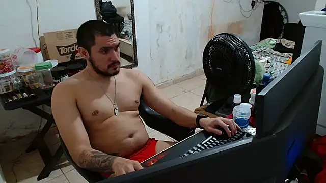 Snapshot of Leonino231 chatting on 10-17-25, 12:14 Leonino231 online show from 10-17-25, 12:14