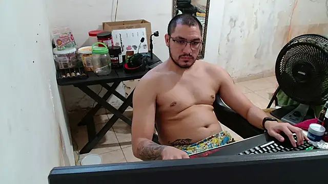 Snapshot of Leonino231 chatting on 10-08-25, 04:29 Leonino231 online show from 10-08-25, 04:29