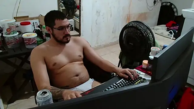 Snapshot of Leonino231 chatting on 12-04-25, 11:15 Leonino231 online show from 12-04-25, 11:15