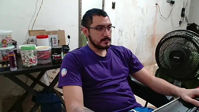 Snapshot of Leonino231 chatting on 11-27-25, 05:24 Leonino231 online show from 11-27-25, 05:24