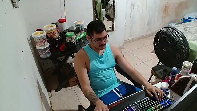 Snapshot of Leonino231 chatting on 01-12-26, 01:45 Leonino231 online show from 01-12-26, 01:45