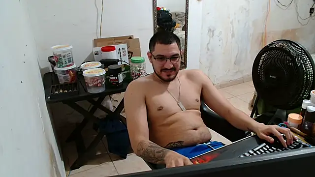 Snapshot of Leonino231 chatting on 11-10-25, 09:42 Leonino231 online show from 11-10-25, 09:42