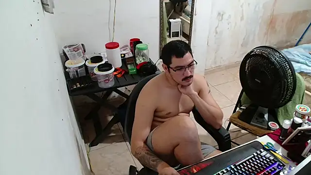 Snapshot of Leonino231 chatting on 12-16-25, 03:22 Leonino231 online show from 12-16-25, 03:22