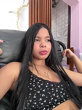 Snapshot of PamelaCullen chatting on 04-18-26, 04:53 PamelaCullen online show from 04-18-26, 04:53
