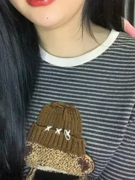 Linhtruong  online show from 02-11-26, 04:34