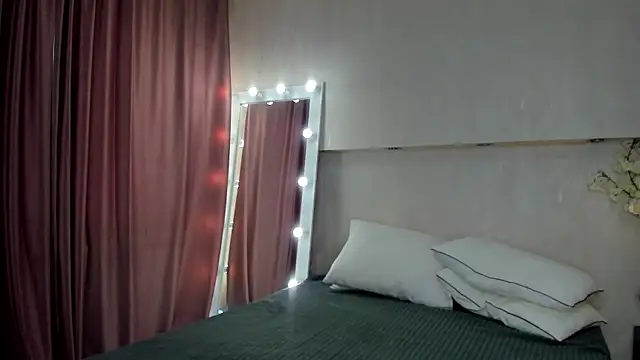 Adelina Bliss online show from 04-12-26, 09:23