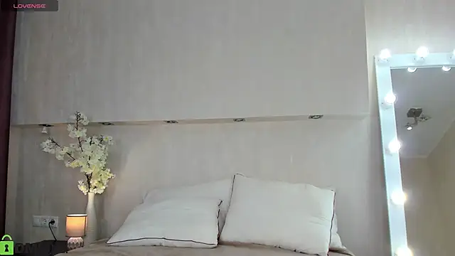 Snapshot of Adelina_Bliss chatting on 05-31-26, 09:37 Adelina Bliss online show from 05-31-26, 09:37