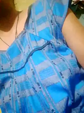Snapshot of Daisygirl9 chatting on 10-18-25, 03:47 Daisygirl9 online show from 10-18-25, 03:47