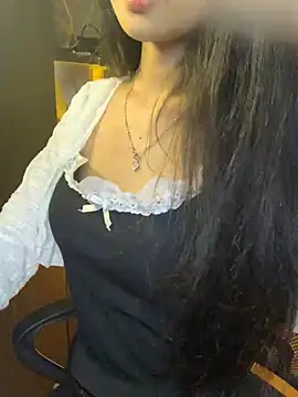 Snapshot of Nhinhi18 chatting on 03-25-26, 03:33 Nhinhi18 online show from 03-25-26, 03:33
