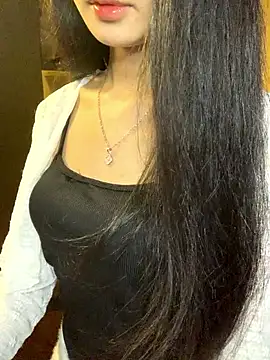 Snapshot of Nhinhi18 chatting on 04-03-26, 03:29 Nhinhi18 online show from 04-03-26, 03:29