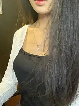 Snapshot of Nhinhi18 chatting on 04-11-26, 02:43 Nhinhi18 online show from 04-11-26, 02:43