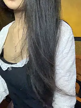 Snapshot of Nhinhi18 chatting on 05-27-26, 03:19 Nhinhi18 online show from 05-27-26, 03:19