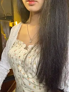 Snapshot of Nhinhi18 chatting on 03-15-26, 04:14 Nhinhi18 online show from 03-15-26, 04:14