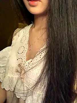 Snapshot of Nhinhi18 chatting on 04-10-26, 03:41 Nhinhi18 online show from 04-10-26, 03:41
