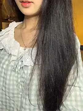 Snapshot of Nhinhi18 chatting on 03-08-26, 02:42 Nhinhi18 online show from 03-08-26, 02:42