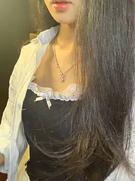 Snapshot of Nhinhi18 chatting on 03-31-26, 02:30 Nhinhi18 online show from 03-31-26, 02:30
