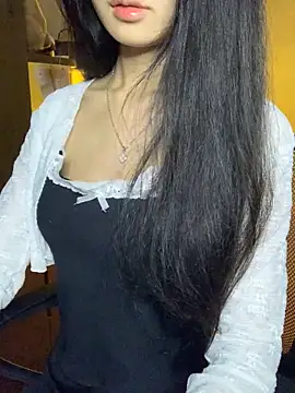 Snapshot of Nhinhi18 chatting on 03-12-26, 02:32 Nhinhi18 online show from 03-12-26, 02:32