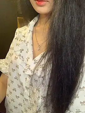 Snapshot of Nhinhi18 chatting on 04-04-26, 03:18 Nhinhi18 online show from 04-04-26, 03:18