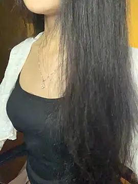 Snapshot of Nhinhi18 chatting on 06-19-26, 02:56 Nhinhi18 online show from 06-19-26, 02:56