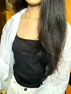 Snapshot of Nhinhi18 chatting on 09-24-25, 03:40 Nhinhi18 online show from 09-24-25, 03:40