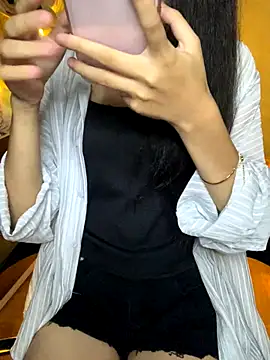 Snapshot of Nhinhi18 chatting on 10-04-25, 03:13 Nhinhi18 online show from 10-04-25, 03:13