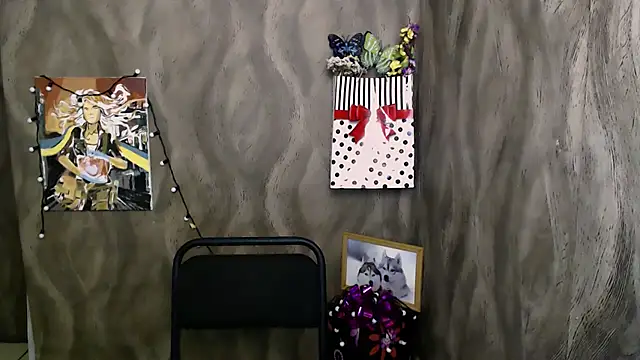 Snapshot of Linda_S_ chatting on 09-30-25, 10:10 Linda S online show from 09-30-25, 10:10