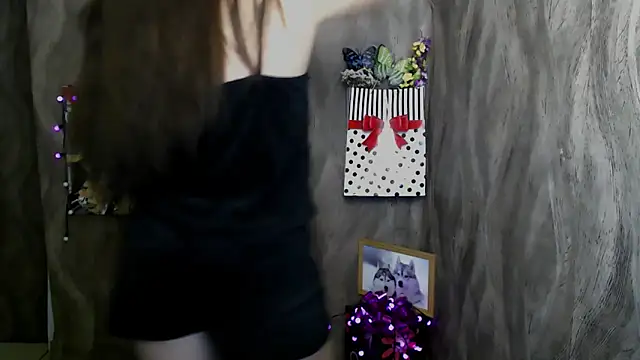 Snapshot of Linda_S_ chatting on 11-07-25, 01:48 Linda S online show from 11-07-25, 01:48