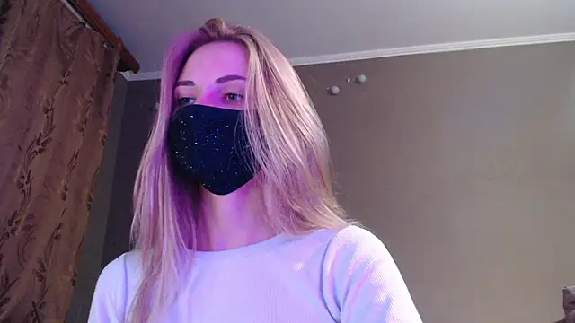 Snapshot of Iris_lave chatting on 09-26-25, 04:14 Iris lave online show from 09-26-25, 04:14