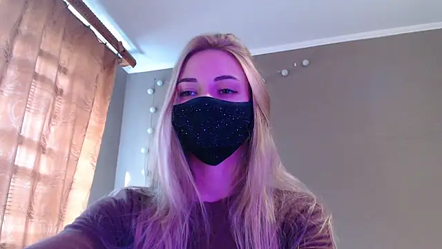 Snapshot of Iris_lave chatting on 09-20-25, 02:22 Iris lave online show from 09-20-25, 02:22