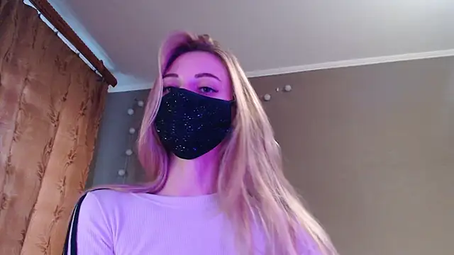 Snapshot of Iris_lave chatting on 10-13-25, 03:02 Iris lave online show from 10-13-25, 03:02