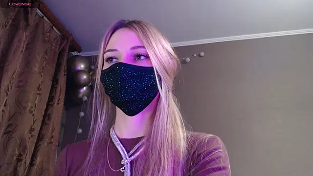 Snapshot of Iris_lave chatting on 11-05-25, 04:43 Iris lave online show from 11-05-25, 04:43