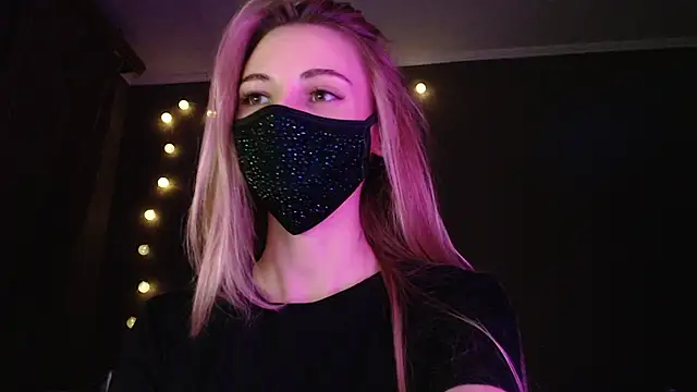 Snapshot of Iris_lave chatting on 10-26-25, 04:40 Iris lave online show from 10-26-25, 04:40