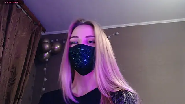 Snapshot of Iris_lave chatting on 11-12-25, 04:11 Iris lave online show from 11-12-25, 04:11