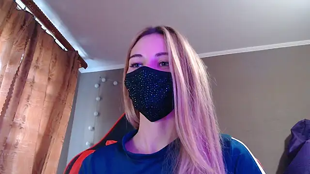 Snapshot of Iris_lave chatting on 10-25-25, 02:07 Iris lave online show from 10-25-25, 02:07