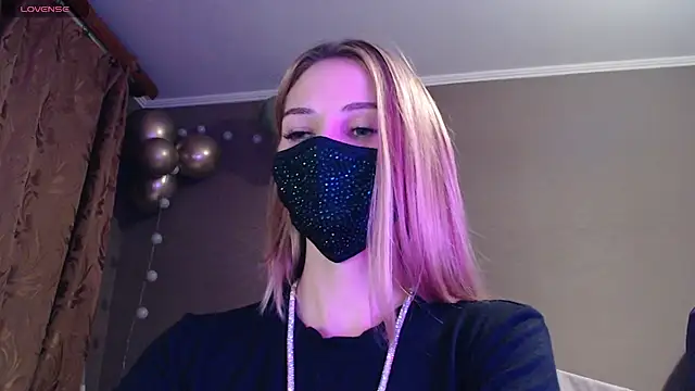 Snapshot of Iris_lave chatting on 11-06-25, 05:39 Iris lave online show from 11-06-25, 05:39