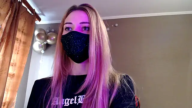 Snapshot of Iris_lave chatting on 11-26-25, 12:38 Iris lave online show from 11-26-25, 12:38